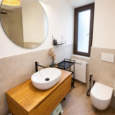 Courtyard Nook - * Sala Comacina